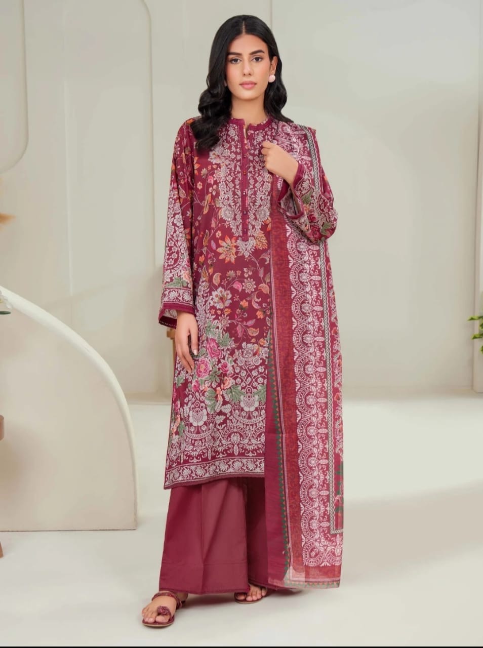 e7ed63ad-44b9-4756-84b8-159e9e43927b Limelight 3 Piece Suit - Image 1